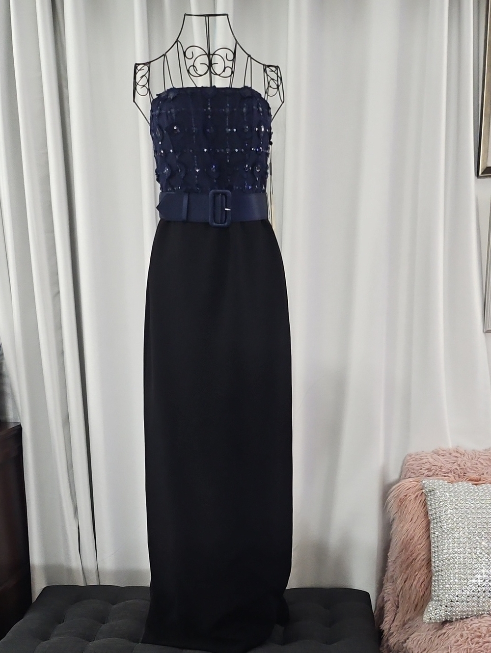 Karl Lagerfeld Paris. Gown, NWT, SIZE, 4
